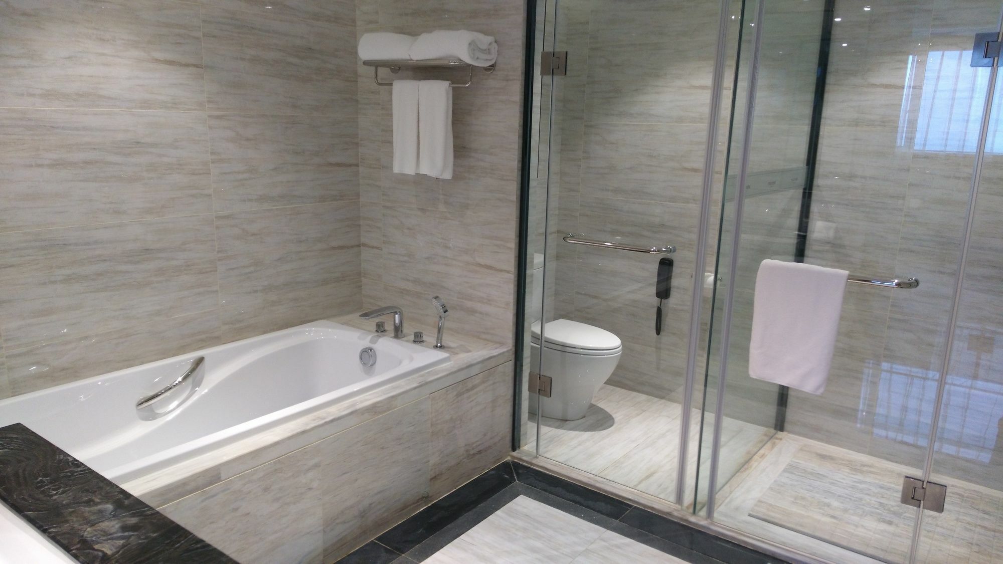 Hilton Garden Inn Wuhan Hankou Eksteriør bilde